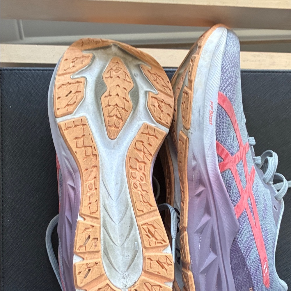 Asics Women's Light Gray and Coral Lace-Up Running Sneakers size 7 excellent - Picture 7 of 8